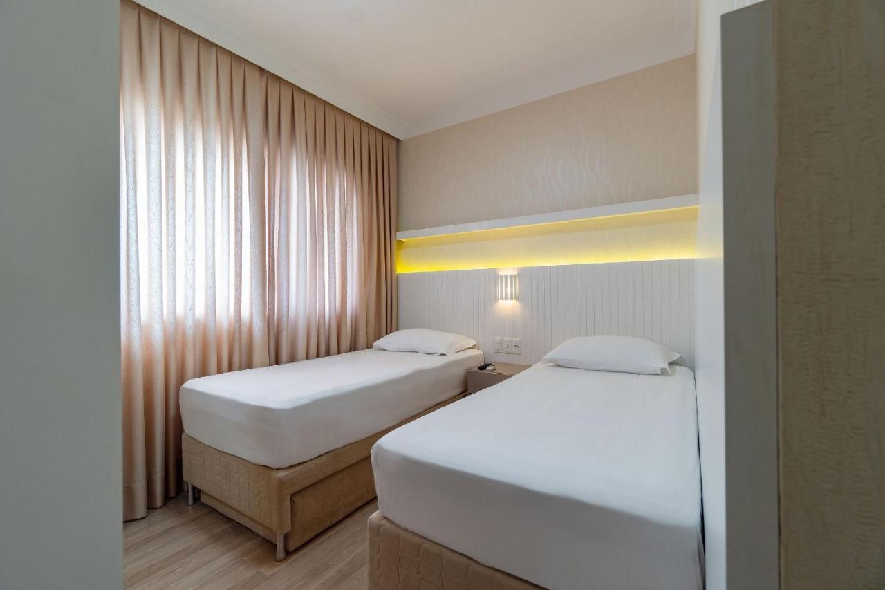 Varandas Do Atlantico - Apartamento Impecavel Em Condo Pe Na Areia Бомбиняс Екстериор снимка
